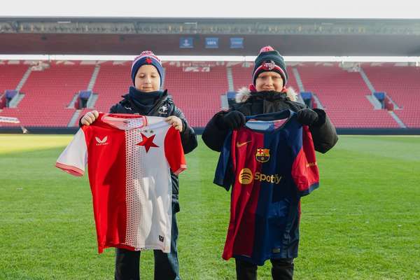 Adam (left) is a Slavia fan and Dominik (right) supports Barcelona