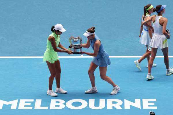 Mertens and Zhang lift women's doubles trophy 