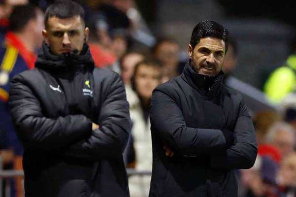 Arsenal manager Mikel Arteta reacts