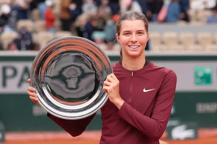Lilli Taggerová ovládla dvouhru dívek na French Open 2025.