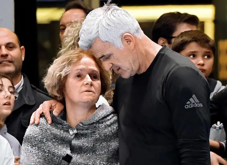 Julia Salnikovová a Apostolos Tsitsipas.