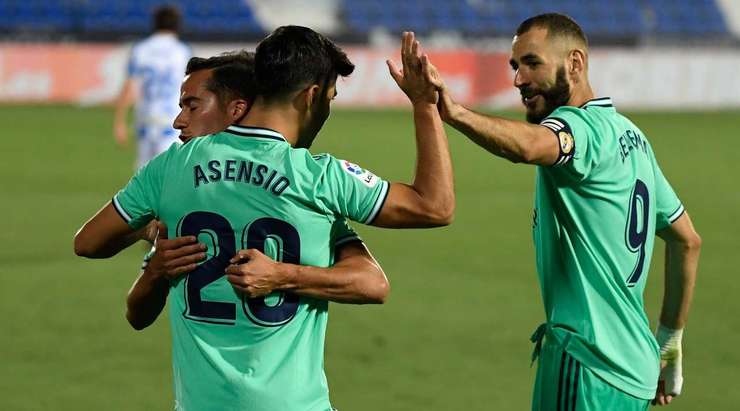 Isco thực hiện một đường chuyền chuẩn xác cho Marco Asensio (Real Madrid) ở bên trong vòng cấm, và cầu thủ này rất nhanh sút về phía góc thấp bên phải, khiến thủ môn không kịp trở tay. Tỉ số được nâng lên 1:2!