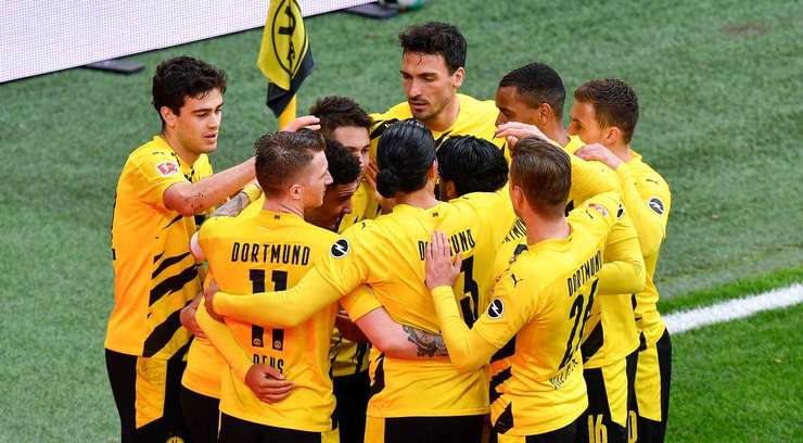 Jadon Sancho (Dortmund) kết thúc nỗ lực đi bóng đẹp mắt của mình với một cú sút xuất sắc từ trong vòng cấm. Bóng đi vào góc thấp bên phải khung thành và Peter Gulacsi chỉ có thể vào lưới nhặt bóng. Tỉ số là 2:0.