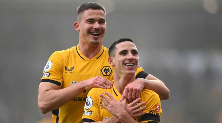 Daniel Podence (Wolves) có một bàn thắng bị từ chối vì lỗi việt vị!