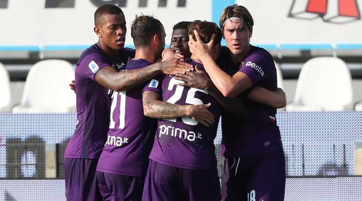 Alfred Duncan (Fiorentina) có bóng ở một vị trí tuyệt vời sau một đường chuyền chính xác trong vòng cấm và dứt điểm gọn gàng vào lưới! Cú sút của anh đi vào góc thấp bên trái, bóng đập cột dọc vào lưới.
