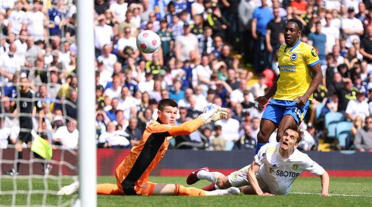 Vào! Yves Bissouma lấy bóng, giúp Danny Welbeck (Brighton) thoát xuống vòng cấm và anh ấy ghi bàn với một pha dứt điểm bấm bóng thú vị để thay đổi tỉ số thành 0:1.