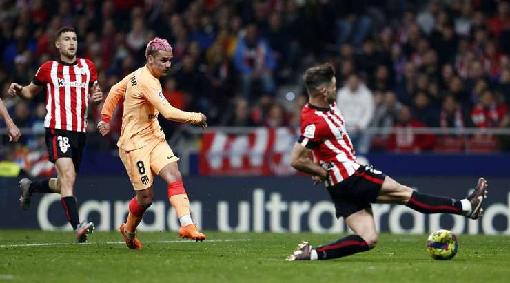 Antoine Griezmann (Atl. Madrid) kết thúc nỗ lực đi bóng đẹp mắt của mình với một cú sút xuất sắc từ trong vòng cấm. Bóng đi vào góc thấp bên phải khung thành và Julen Agirrezabala chỉ có thể vào lưới nhặt bóng. Tỉ số là 1:0.