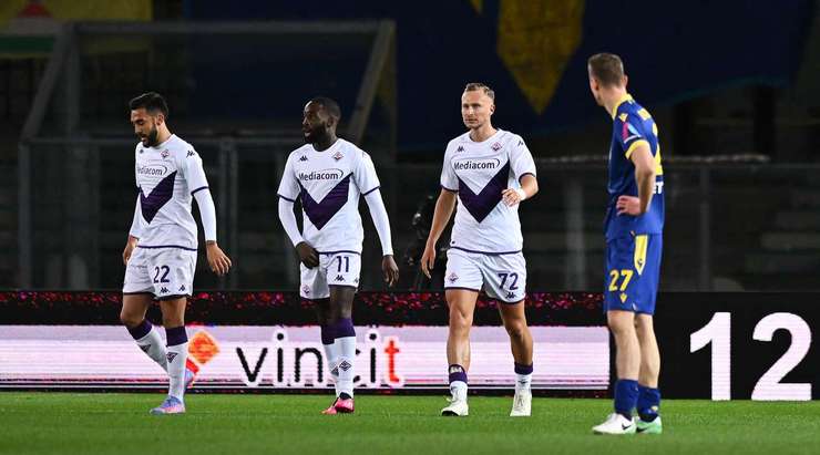 Vào - 0:1! Jonathan Ikone kiến tạo cho Antonin Barak (Fiorentina) trong vòng cấm và anh ấy sút bóng trái phá vào nóc lưới và qua Lorenzo Montipo.