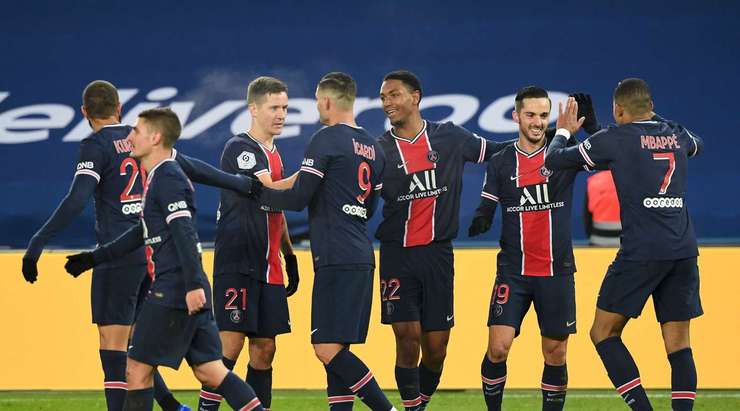 Pablo Sarabia (Paris SG) thực hiện pha chạm một tuyệt vời để kiểm soát một đường chuyền sắc bén tại rìa vòng cấm và cứa bóng vào phía trong cột dọc bên phải theo đúng phong cách sở trường của mình!