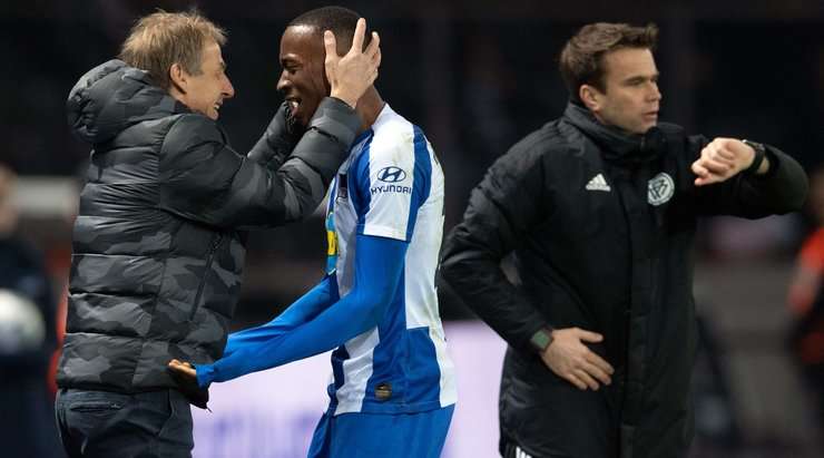 Jurgen Klinsmann quyết định có sự thay đổi. Marius Wolf (Hertha Berlin) thay thế Dodi Lukebakio.