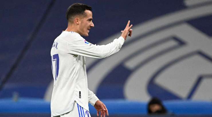Vào! Một đường chuyền ngang đơn giản của Rodrygo đưa bóng đến chân Lucas Vazquez (Real Madrid) bên trong vòng cấm, anh chỉnh lại tư thế và quất chân đưa bóng vào góc thấp bên trái khung thành. Tỉ số là 2:0.