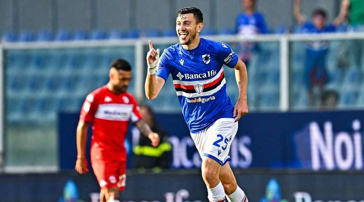 Alex Ferrari (Sampdoria) rất nỗ lực tranh bóng trong tình huống cố định trước đó và anh chỉ có thể chạm được quả bóng với thân hình của mình. Dù vậy, chừng đó là đủ để đánh bại thủ môn và nâng tỉ số lên 1:0.