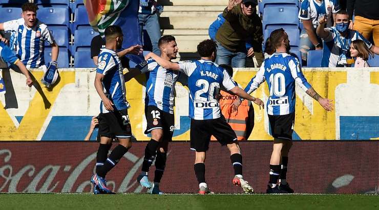 Một đường chuyền bổng hoàn hảo từ Oscar Gil tìm đến Sergi Darder (Espanyol), người đã nhảy cao nhất và đánh đầu từ cự li gần vào nóc lưới. Pha dứt điểm có lực và đủ chính xác để hoàn toàn loại bỏ thủ môn Bono. Tỉ số bây giờ là: 1:1.