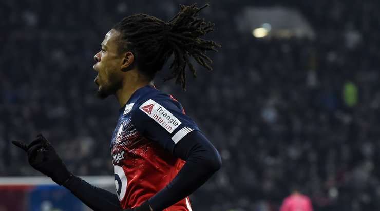 Loic Remy (Lille) đánh lừa thủ môn Ciprian Tatarusanu đổ người về góc và sút quả penalty vào chính giữa khung thành.