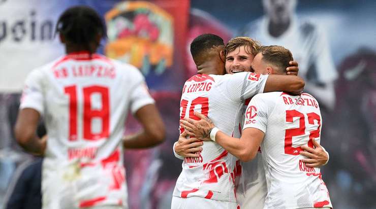 Timo Werner (RB Leipzig) ghi một bàn thắng có phần may mắn từ cự ly trung bình. Cú sút chìm của anh đi khá hiền vào ngay giữa khung thành, nhưng thủ môn đã không kịp phản ứng để cứu thua.