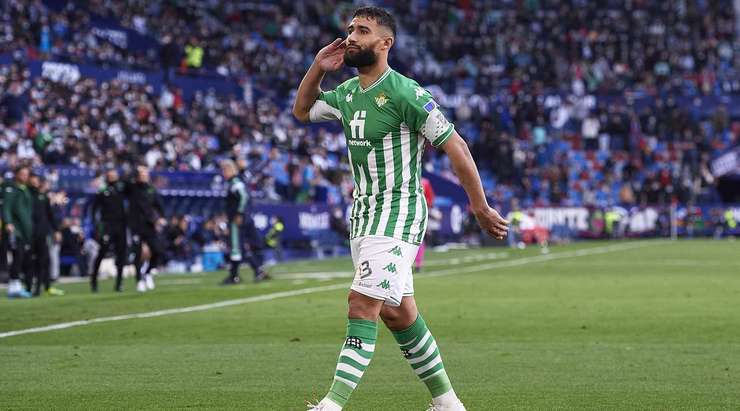 Nabil Fekir (Betis) sút phạt thành bàn. Anh ấy cứa bóng qua hàng rào và bóng đập vào cột dọc bên phải trước khi đi vào lưới. Một bàn thắng hoàn hảo về mặt kĩ thuật.