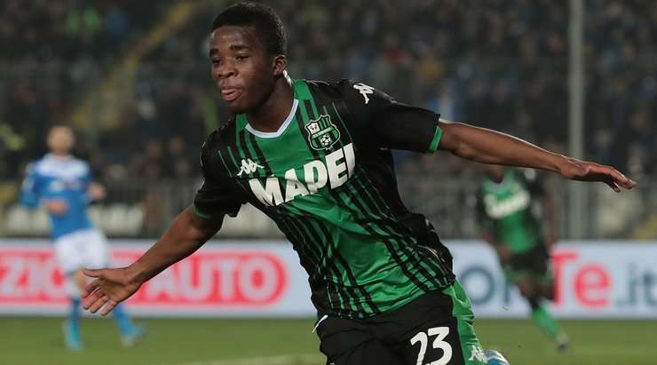 Vào! Domenico Berardi thực hiện một đường chuyền đến chân Hamed Traore (Sassuolo) và cầu thủ này tung một cú sút từ trong vòng cấm, đưa bóng vào góc thấp bên phải mành lưới. Tỉ số là 0:1.