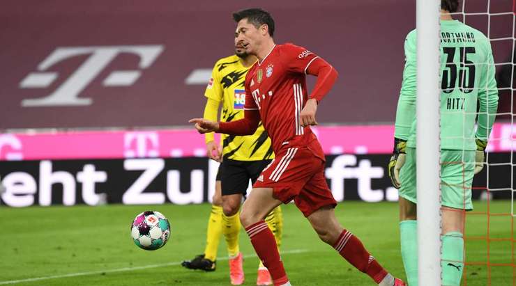 Một bàn thắng đồng đội tuyệt vời! Robert Lewandowski (Bayern Munich) được giải thoát trong vòng cấm bởi Leroy Sane và không mắc một sai lầm nào với một pha dứt điểm tốt vào nóc lưới. 1:2.