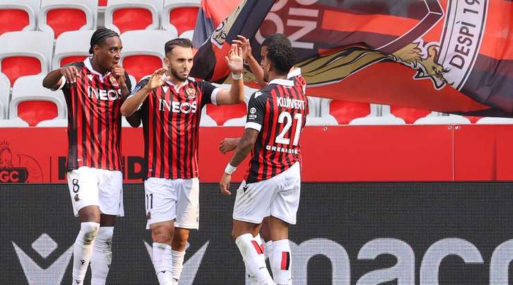GOAL! Amine Gouiri (Nice) đón đường chuyền từ Justin Kluivert trong một đợt phản công nhanh và dứt điểm hiểm hóc từ cự ly tầm trung. Tỉ số là 2:0.