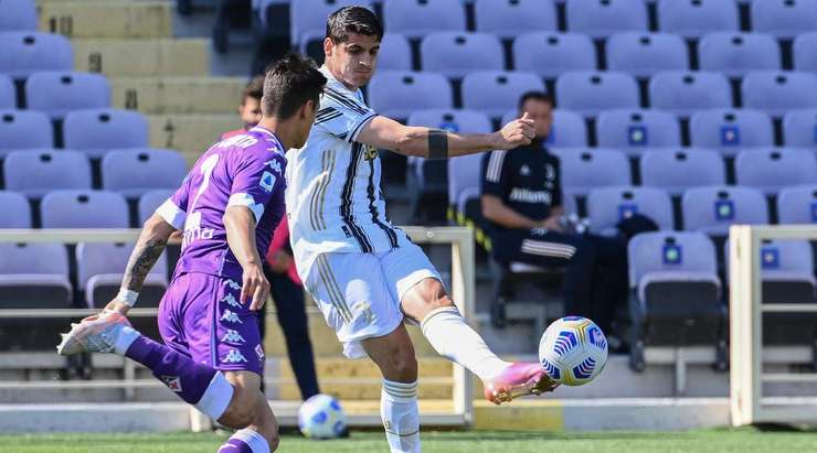 Hãy ngả mũ thán phục! Alvaro Morata (Juventus) ghi một bàn thắng sấm sét từ ngoài vòng cấm, cú sút căng như kẻ chỉ của anh đi rất hiểm hóc vào góc cao bên trái. Thủ môn đã đứng hình!