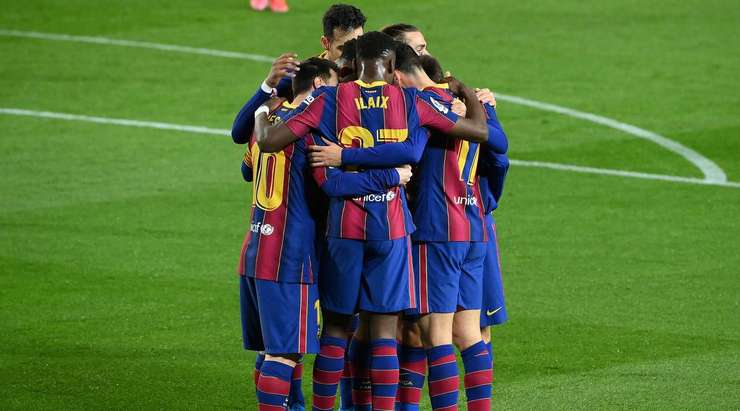 Vào! Trincao (Barcelona) nhận một đường chuyền ngắn rất vừa tầm từ Ilaix Moriba ở một vị trí bên trong vòng cấm, anh lách người và tung một cú sút không thể cản phá vào góc trái khung thành. Tỉ số là 1:0.