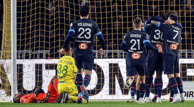 Đây là một ví dụ về việc may mắn không đứng về phía bạn. Joao Victor (Nantes) có vẻ như hơi bị mất phương hướng và anh đã đưa quả bóng về đốt lưới nhà!
