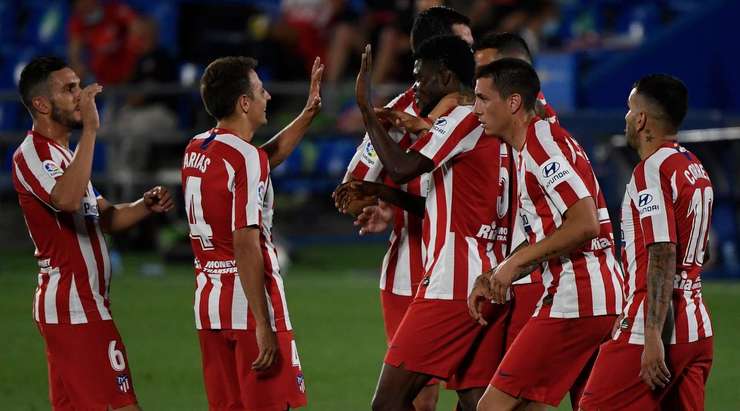 Một đường chuyền rất thông minh của đồng đội đặt Thomas (Atl. Madrid) vào một vị trí rất thuận lợi và anh sút bóng lạnh lùng vào mé trong cột dọc bên phải!