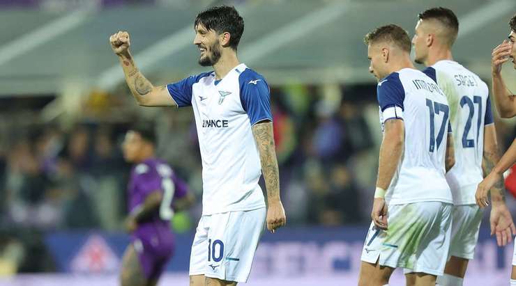 Vào! Luis Alberto (Lazio) nhận một đường chuyền ngắn rất vừa tầm từ Ciro Immobile ở một vị trí bên trong vòng cấm, anh lách người và tung một cú sút không thể cản phá vào góc thấp bên phải khung thành. Tỉ số là 0:3.
