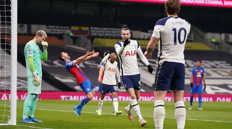 Vào! Harry Kane kiến tạo cho Gareth Bale (Tottenham) người đệm bóng vào lưới trống. Anh ấy thay đổi tỉ số thành 1:0.