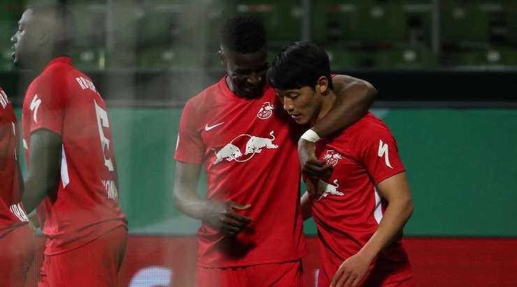 Bàn thắng đến từ một tình huống phối hợp đồng đội tuyệt vời! Hee-Chan Hwang (RB Leipzig) đón một đường chuyền hoàn hảo và tung một cú sút xuất sắc, đi chìm vào phía trong cột dọc bên phải. Thủ môn không thể làm gì với những cú sút như thế.