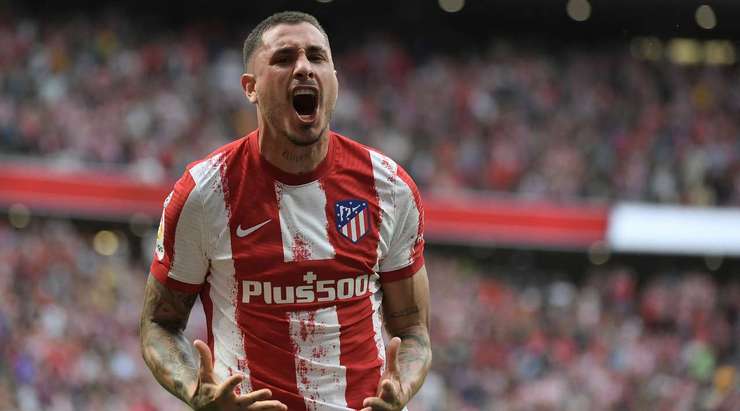 Yannick Carrasco thực hiện một đường căng ngang tuyệt vời từ quả phạt góc và kiến tạo cho Jose Maria Gimenez (Atl. Madrid), người bật lên cao nhất để đánh đầu làm tung nóc lưới. Tỉ số là 1:0.