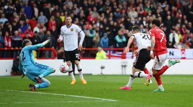 Antony thực hiện một đường chuyền chuẩn xác cho Diogo Dalot (Manchester United) ở bên trong vòng cấm, và cầu thủ này rất nhanh sút về phía góc thấp bên phải, khiến thủ môn không kịp trở tay. Tỉ số được nâng lên 0:2!