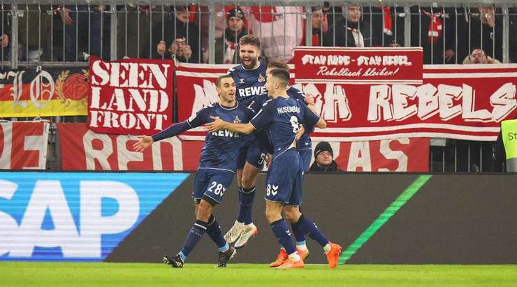 Vào! Ellyes Skhiri (Köln) chớp cơ hội sau một tình huống bóng bật ra trong vòng cấm và đánh bại thủ môn với một cú sút vào góc thấp bên trái. Tỉ số đã được nâng lên: 0:1.