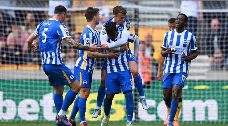 Vào! Yves Bissouma (Brighton) đón bóng bật ra và từ rìa vòng cấm, anh ấy tung một cú sút chìm đi vào góc trái phía dưới. Jose Sa không thể ngăn bóng vào lưới. Tỉ số là 0:3.