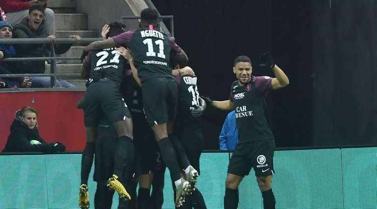 Vào! Fabien Centonze kiến tạo bằng một đường căng ngang tuyệt đẹp vào vòng cấm, và Habib Diallo (Metz) cũng hoàn thành tốt phần việc của mình bằng một cú đánh đầu từ cự ly gần vào góc thấp bên phải khung thành. Tỉ số là 0:1.