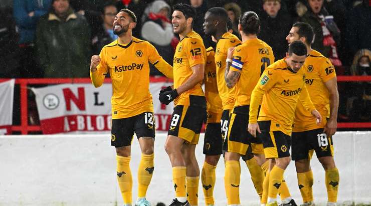 Vào! Raul Jimenez (Wolves) ghi bàn sau một pha kiến tạo bởi Matheus Cunha cho phép anh ấy đưa bóng vào lưới trống. Tỉ số là 1:1.