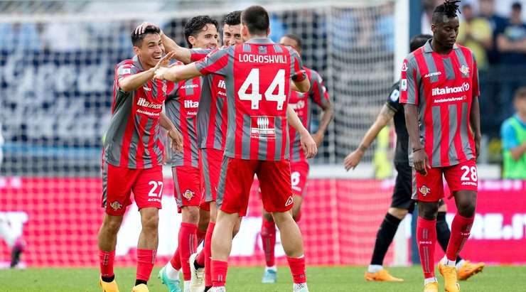 Vào! Emanuele Valeri chuyền bóng đến chân Pablo Galdames (Cremonese) và cầu thủ này tung một cú sút từ rìa vòng cấm. Bóng bị một cầu thủ khác làm đổi hướng, khiến thủ môn Ivan Provedel không kịp trở tay. Tỉ số là 2:1.