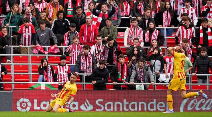 Aleix Garcia (Girona) ghi bàn! Aleix Garcia (Girona) được kiến tạo bởi Viktor Tsygankov và anh ấy đã cho thấy sự bình tĩnh tuyệt vời trong vòng cấm để sút vào bên trái mành lưới. 0:1.