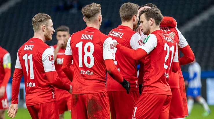 Mark Uth có một đường căng ngang xuất sắc vào trong vòng cấm. Anthony Modeste (Köln) đón bóng và đánh đầu từ cự li gần vào nóc lưới, đánh bại thủ môn Alexander Schwolow. Một tình huống thể hiện sự nhạy bén cũng như khả năng dứt điểm thượng hạng. Tỉ số là 0:1.