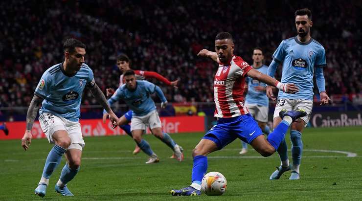 Vào! Renan Lodi (Atl. Madrid) nhận bóng trong vòng cấm ở một vị trí rất thuận lợi và dứt điểm. Cú sút của anh đổi hướng khi chạm vào một cầu thủ đối phương, khiến thủ môn Matias Dituro bó tay. Tỉ số đã được nâng lên 1:0.