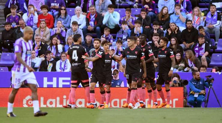 Rafa Mir (Sevilla) một lần nữa thể hiện sự nhạy bén trong vòng 5m50 và ghi một bàn thắng hy hữu bằng cách dùng thân trên của mình để đưa bóng vào lưới. Tỉ số được nâng lên 0:1.