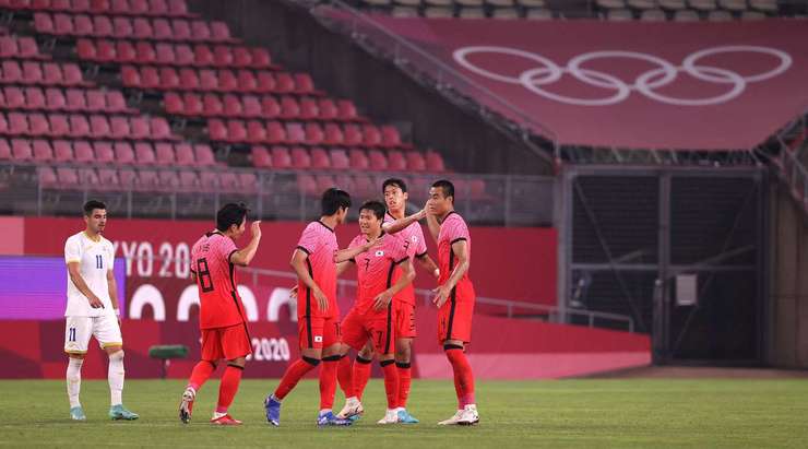 Vào! Min-Kyu Song thể hiện nhãn quan tuyệt vời của mình với đường chuyền sắc sảo cho Kang-In Lee (Hàn Quốc), người đã rất bình tĩnh sút bóng vào góc trái phía dưới. Tỉ số là 0:4.