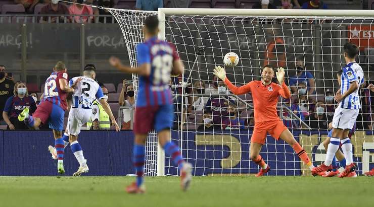 Frenkie de Jong có một đường căng ngang xuất sắc vào trong vòng cấm. Martin Braithwaite (Barcelona) đón bóng và đánh đầu từ cự li gần vào nóc lưới, đánh bại thủ môn Alex Remiro. Một tình huống thể hiện sự nhạy bén cũng như khả năng dứt điểm thượng hạng. Tỉ số là 2:0.