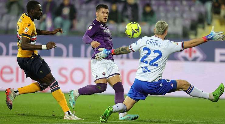 Màn ăn mừng của Fiorentina không kéo dài được lâu vì trọng tài KHÔNG CÔNG NHẬN BÀN THẮNG. Hệ thống VAR cho thấy đã có lỗi việt vị!