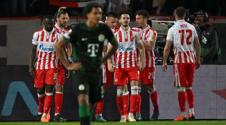 Mirko Ivanic thực hiện một đường chuyền về phía Guelor Kanga (Crvena zvezda), người kết thúc nó với một cú sút xa không tưởng. Bóng đi vào góc cao bên phải khung thành trong sự ngỡ ngàng của thủ môn. Tỉ số bây giờ là 4:0.
