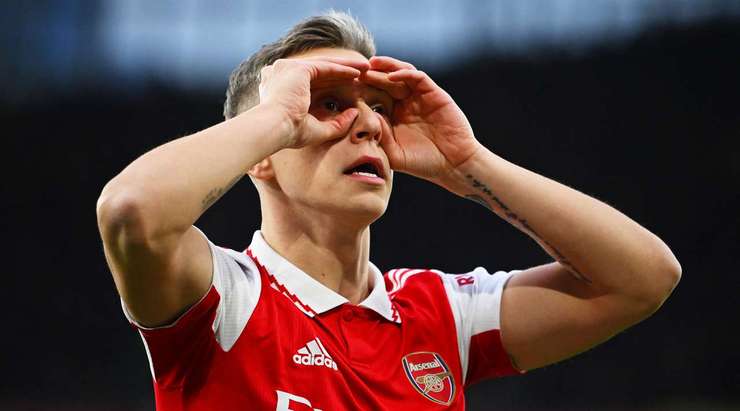 Vào! Leandro Trossard (Arsenal) có đủ khoảng trống trong vòng cấm để đón một đường chuyền từ Bukayo Saka và dứt điểm gọn gàng vào phía trong cột dọc bên trái. 1:0.