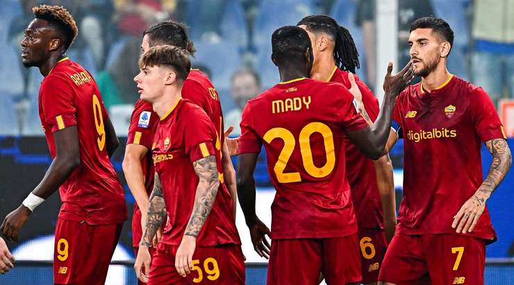 Vào! Lorenzo Pellegrini (AS Roma) giành chiến thắng trên chấm phạt đền bằng một cú sút không thể cản phá, vượt qua tầm với của thủ môn Emil Audero vào góc cao bên trái.