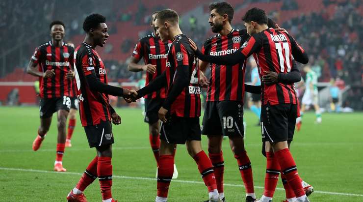 Vào! Nadiem Amiri (Bayer Leverkusen) dứt điểm từ cự li gần với một cú sút dễ dàng và anh ấy thay đổi tỉ số thành 4:0. Kiến tạo bởi Moussa Diaby.
