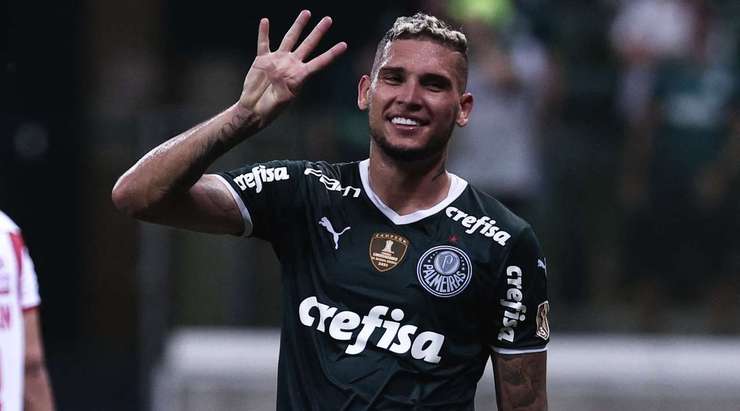 Vào! Sau khi nhận một đường chuyền tốt, Rafael Navarro (Palmeiras) tung một cú sút đi thẳng vào góc thấp bên trái khung thành. Một tình huống phối hợp đồng đội tuyệt vời!