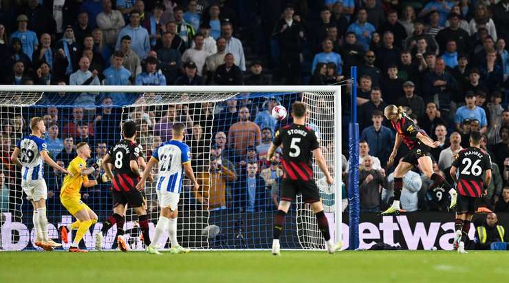 Bàn thắng của Manchester City bị hủy bỏ theo quyết định từ hệ thống trợ lý trọng tài video vì đã có tình huống phạm lỗi trước đó.